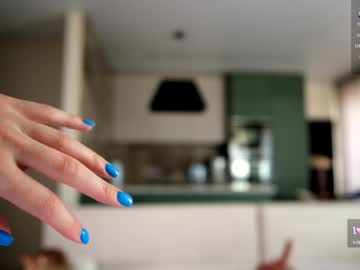 girl
        love_you_to123 cam image #3123049