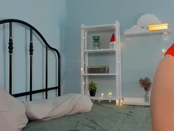 girl
        alicepreuoston cam image #4060685