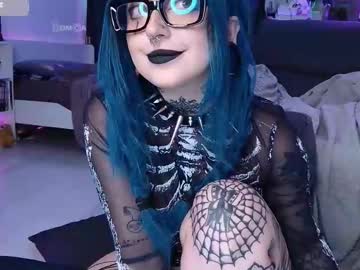 girl
        aciddroll cam image #4490935