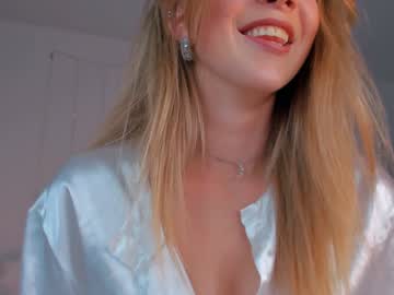 girl
        emmi_rosee cam image #3013251
