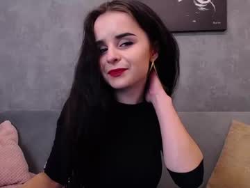 girl
        pokerface_sg cam image #252789