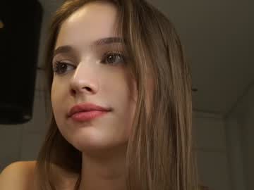 girl
        hecola cam image #3358998