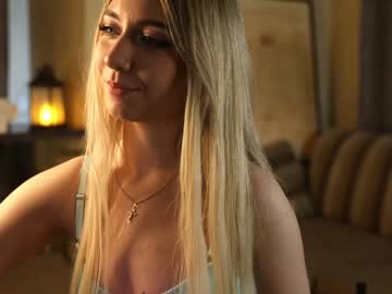 girl
        owlluree cam image #1790857