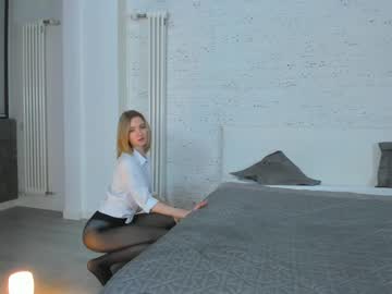 girl
        aislybarrick cam image #2342922