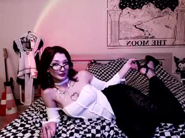 girl
        gothdesss cam image #3105366