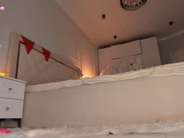 girl
        stella__grace cam image #3832366