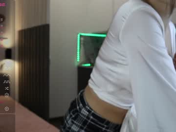 girl
        _whoareu_ cam image #2419319