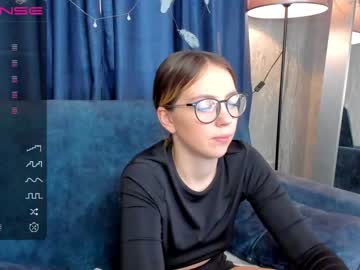 girl
        amy_h0ney cam image #618542