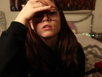 girl
        lexi_laine cam image #311385