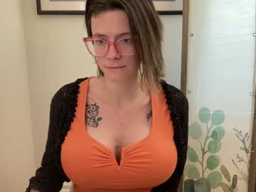 girl
        naomi_reah cam image #2730500