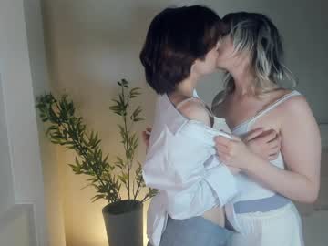 couple
        hoiiy_cute cam image #1457873