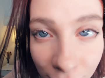 girl
        gina_glorious cam image #1929043