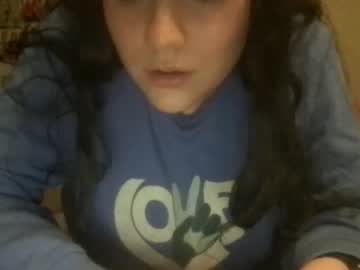 girl
        baileyflowers98 cam image #2425990