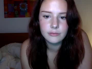 girl
        stassiebabyxo cam image #4006115