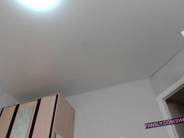 girl
        sweetteets24 cam image #1214697