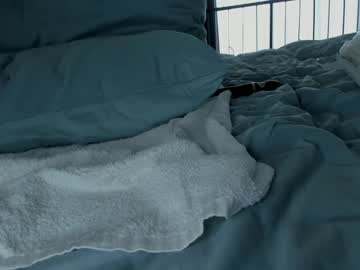 girl
        star_gazing cam image #1810304