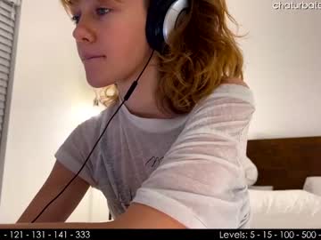 girl
        its_lily cam image #296687