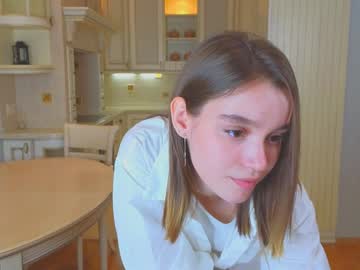 girl
        harrieteasley cam image #3471466
