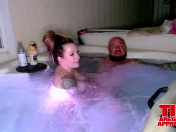 couple
        2freakycouple24 cam image #823101