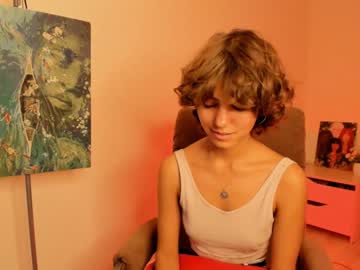 girl
        lenaelisabeth cam image #1808219