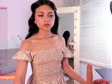 girl
        sweet_littleee cam image #1197113
