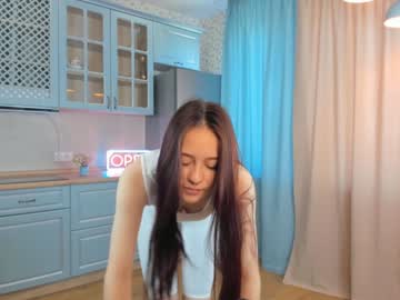 girl
        taitcordner cam image #2987440