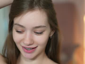 girl
        bless_sheila cam image #1856050