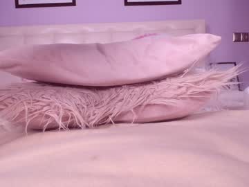 girl
        courtney_luv cam image #739561