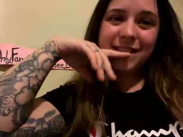 girl
        littledee1234 cam image #2331429
