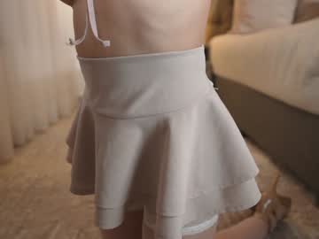 girl
        emyii cam image #4321979