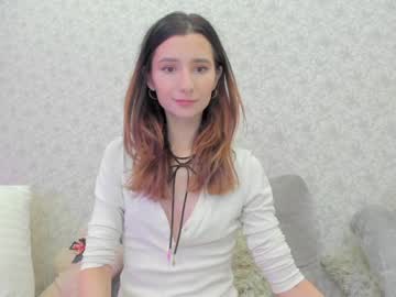 girl
        crystalnut cam image #3797860