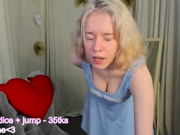girl
        joyce_coy cam image #591952