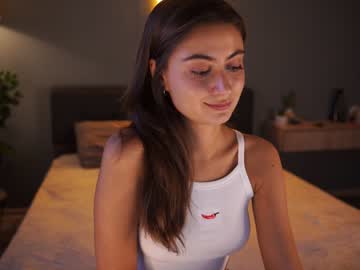 girl
        tessarosse_ cam image #1978575
