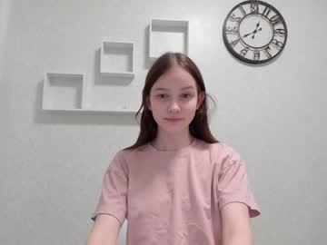 girl
        wwjoi cam image #1932535