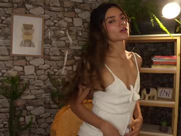 girl
        urcutelinda cam image #3408359