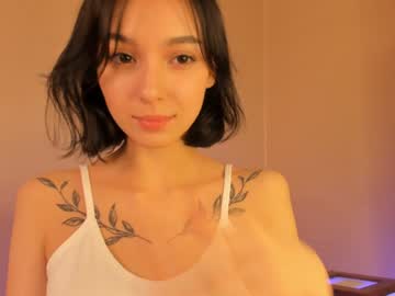girl
        aimeerogers cam image #846278