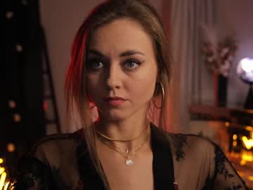 girl
        lettymoa cam image #3532985