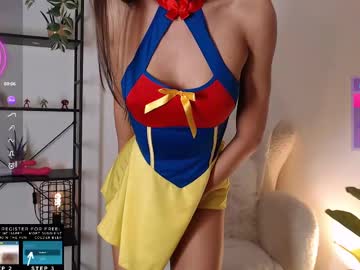 girl
        lucylia_ cam image #4589223