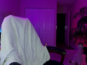 girl
        oliviaowens cam image #3653760