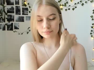 girl
        suchasophie cam image #839348