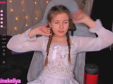 girl
        kylie_mine cam image #421226