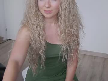 girl
        antonia_shine cam image #1093589