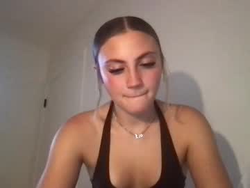 girl
        daisyparkerxo cam image #1915649