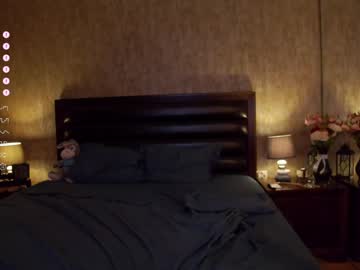 girl
        karrin cam image #2460668