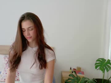 girl
        grettabenett_ cam image #4292628