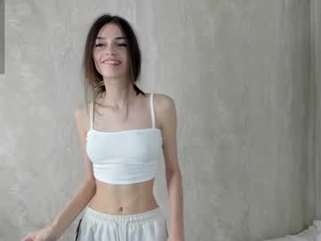 girl
        cutie_ghostie cam image #2377441