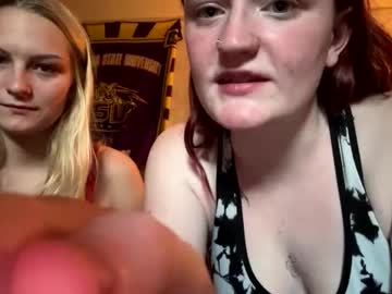 girl
        bigolebitties26 cam image #3809312