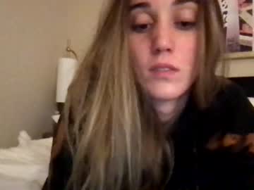 girl
        blondiebabbby420 cam image #280008