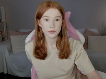 girl
        leahsthetics cam image #4217651