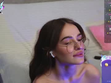 girl
        elizabeth__gray cam image #2922987